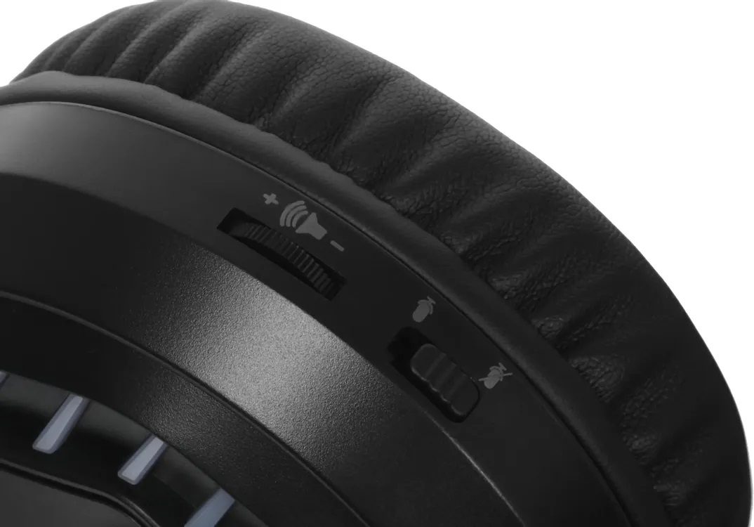 Наушники A4Tech Bloody G230 (полноразмерные закрытые, подключение по USB, с микрофоном, регулятор, подсветка, игровые, виртуальный объёмный звук 7.1, 2m, black)