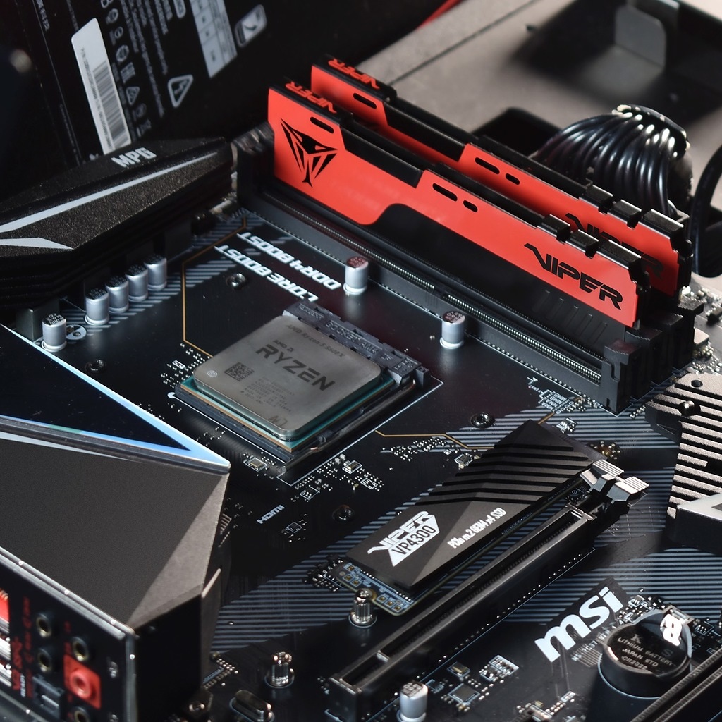 Память DDR4 8Gb PC25600, 3200MHz, Patriot (PVE248G320C8, Viper Elite II, black-red)