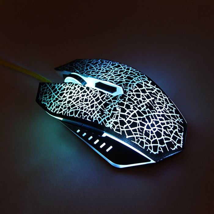 Мышь QUMO Solaris M10 (USB, optical, 2200dpi, игровая, 7 цветов подсветки, soft-touch, 1.5m, коврик, black)