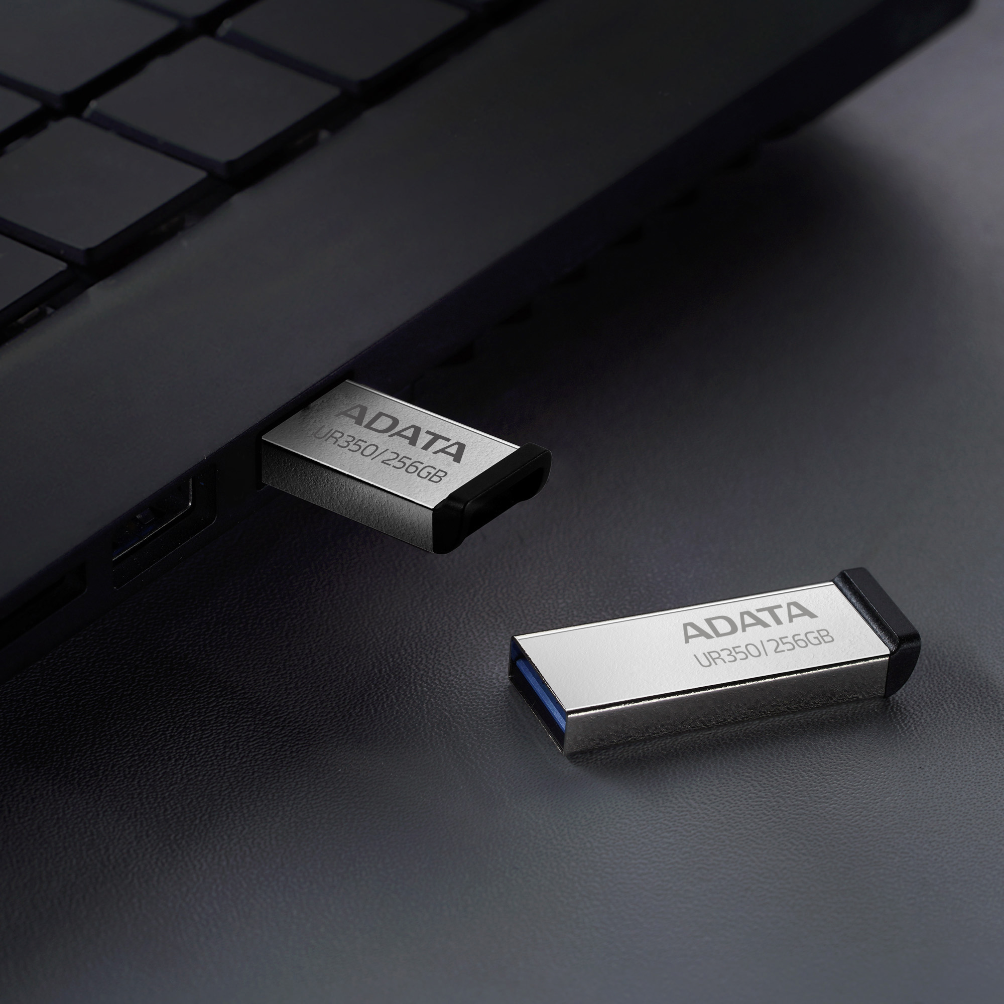 Флеш накопитель USB 3.2 128Gb ADATA UR350 (UR350-128G-RSR/BK, 100MB/s, silver-black)