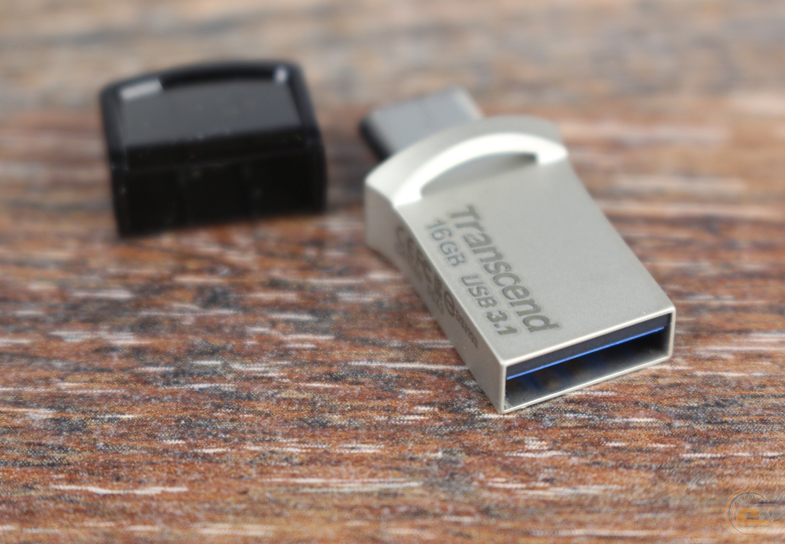 Флеш накопитель USB 3.1 16Gb Transcend JetFlash 890S (TS16GJF890S, 130Mb/s, USB 3.1 + USB Type-C, silver)