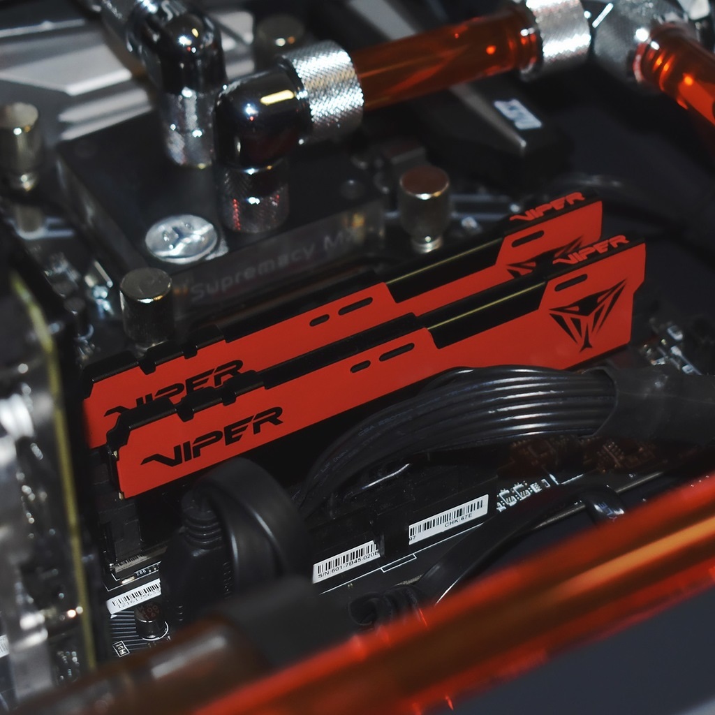Память DDR4 8Gb PC25600, 3200MHz, Patriot (PVE248G320C8, Viper Elite II, black-red)