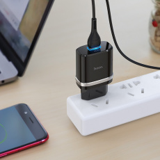 Адаптер питания hoco C12Q Smart (220V - USB, 3А, 18W, быстрая зарядка, QC3.0, black)
