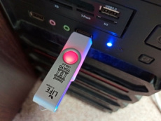 Флеш накопитель USB 2.0 16Gb LIFE TOKYO (LF16TOWHITE-01, white)