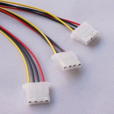 Разветвитель питания Molex -> 3 x Molex (f) (0.2m)