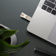 Флеш накопитель USB 2.0 32Gb FUMIKO MADRID (FMD-04, silver)
