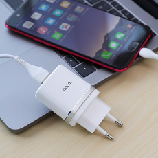 Адаптер питания hoco C12Q Smart (220V - USB, 3А, 18W, быстрая зарядка, QC3.0, white)